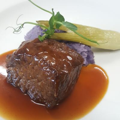 Contre filet, écrasé de bleu d'Artois et mini fenouil 