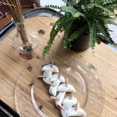 Pince de radis blanc ricotta fumée et éclats de pistaches